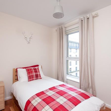 The Holyrood Park Residence Единбург Екстериор снимка