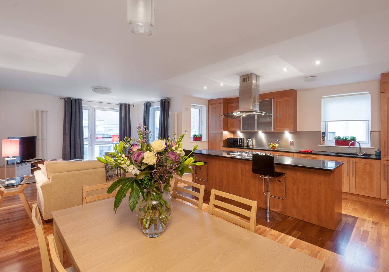 The Holyrood Park Residence Единбург Екстериор снимка